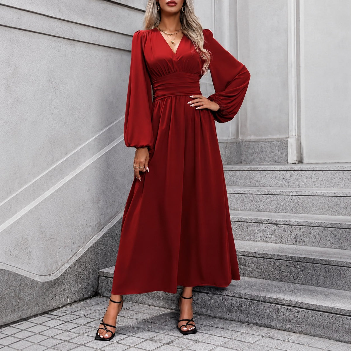 Kleid Hedda™ mit drapierter Taille und Ballonärmeln