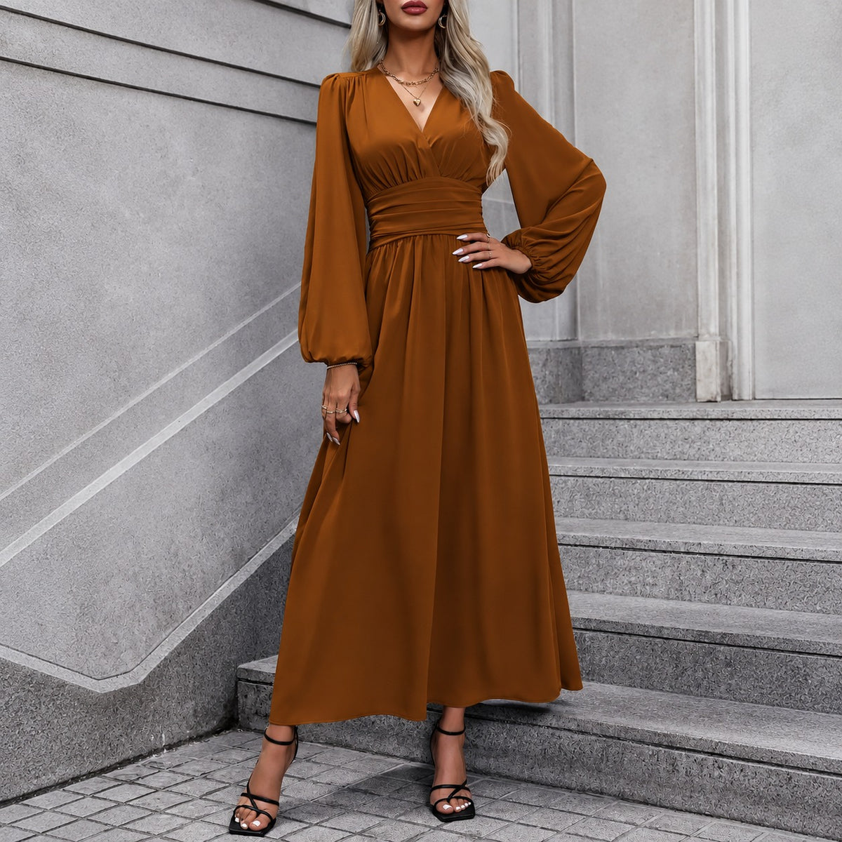 Kleid Hedda™ mit drapierter Taille und Ballonärmeln