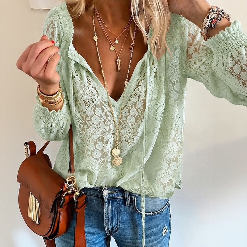 Ravena™ Bluse mit floraler Lochspitze und Bindeband am Ausschnitt