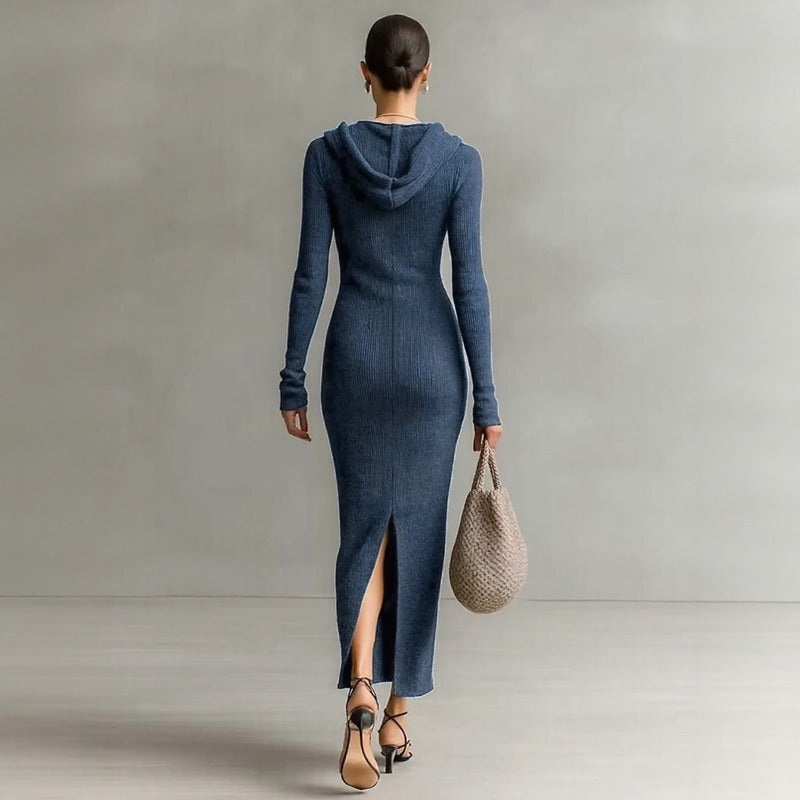 Noemi™ Kleid aus Rippstrick mit Kapuze und eleganten Frontknöpfen