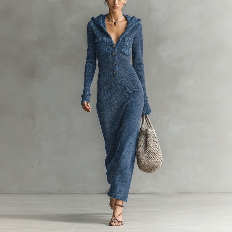 Noemi™ Kleid aus Rippstrick mit Kapuze und eleganten Frontknöpfen