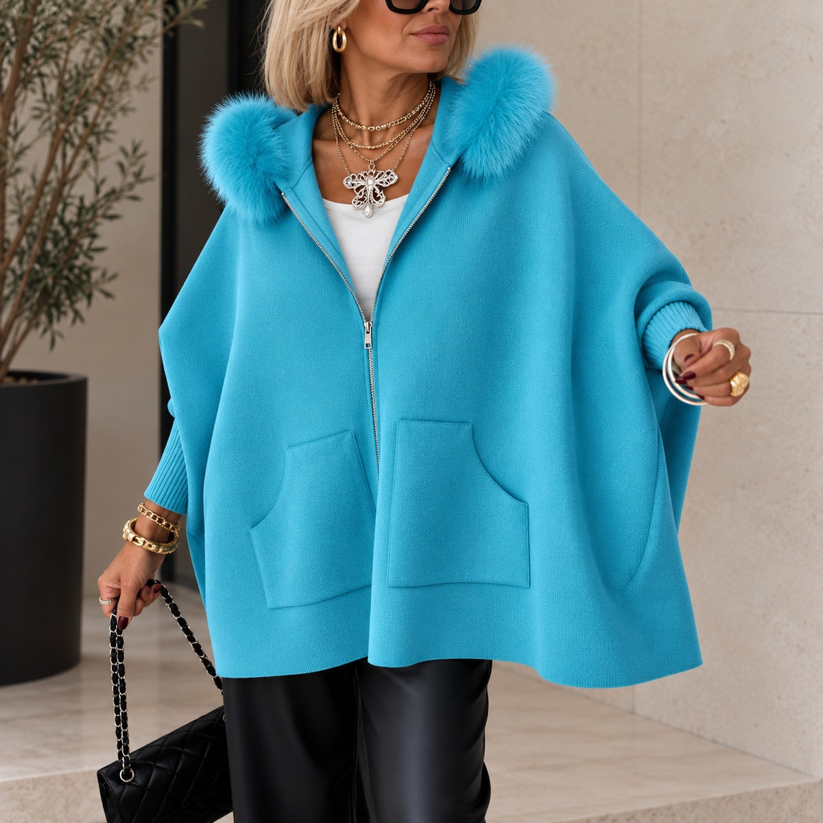Jacke Waldina™ mit flauschiger Kapuze, Strickbündchen und Frontreißverschluss