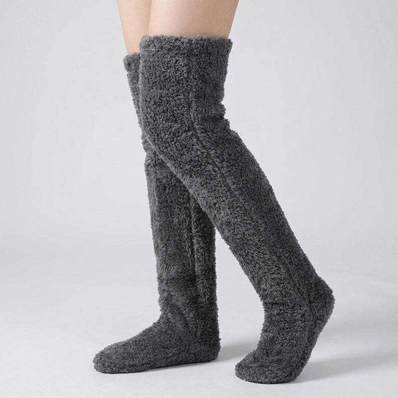 (KAUF 1, ERHALTE 2 GRATIS) Veloura™ Premium Kuschelsocken aus Weichem Plüschstoff