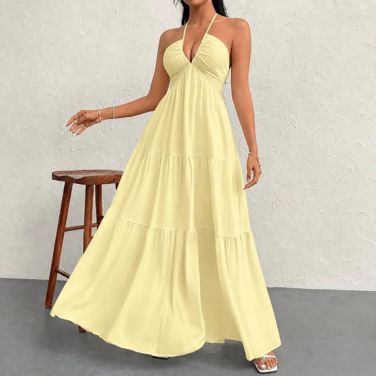 Marielle™ Kleid mit Halterneck-Ausschnitt und Zarter Bindung