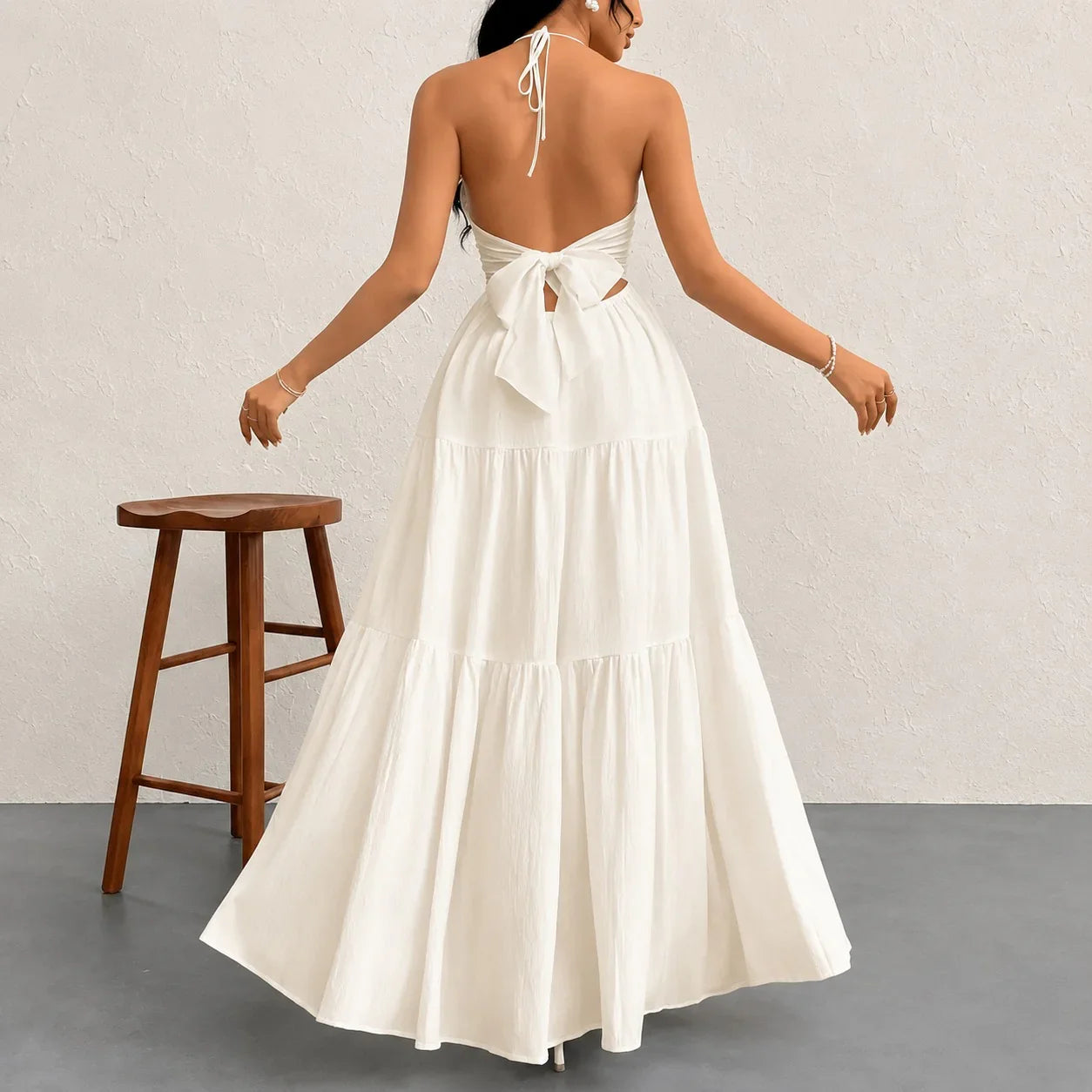 Marielle™ Kleid mit Halterneck-Ausschnitt und Zarter Bindung