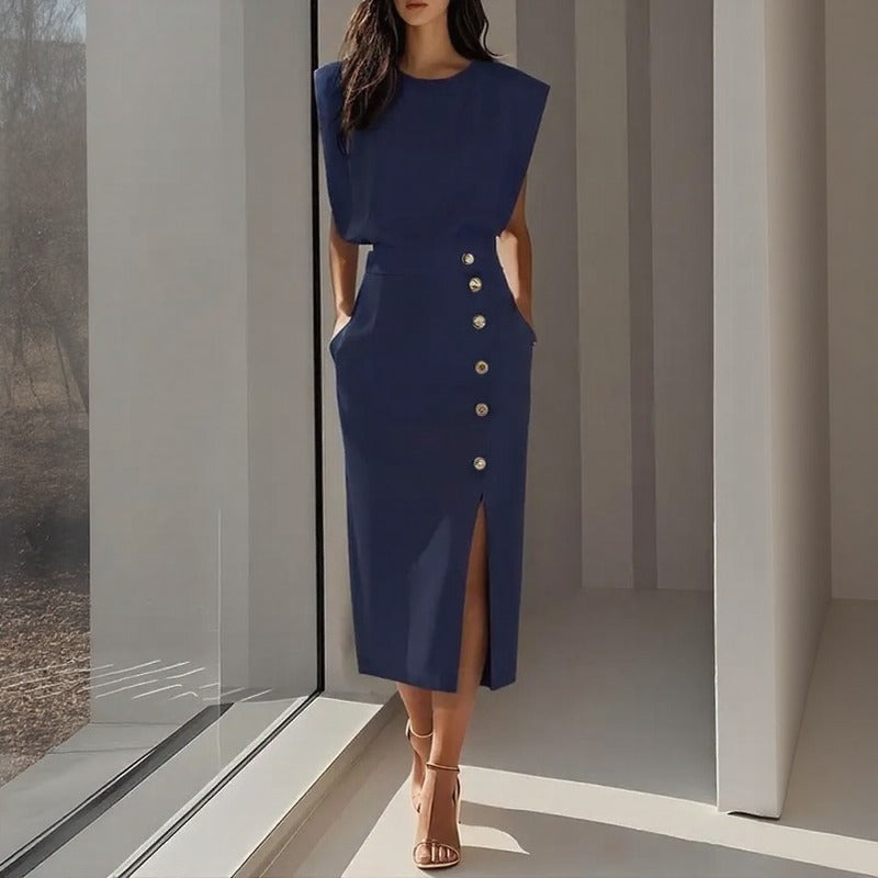 Vestido Maelle™ Midi Con Hombros Estructurados, Botones Laterales Y Abertura Frontal