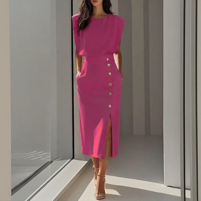 Vestido Maelle™ Midi Con Hombros Estructurados, Botones Laterales Y Abertura Frontal