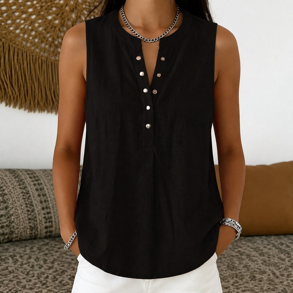 Bluse Nadine™ mit Knopfleiste und Rundhalsausschnitt