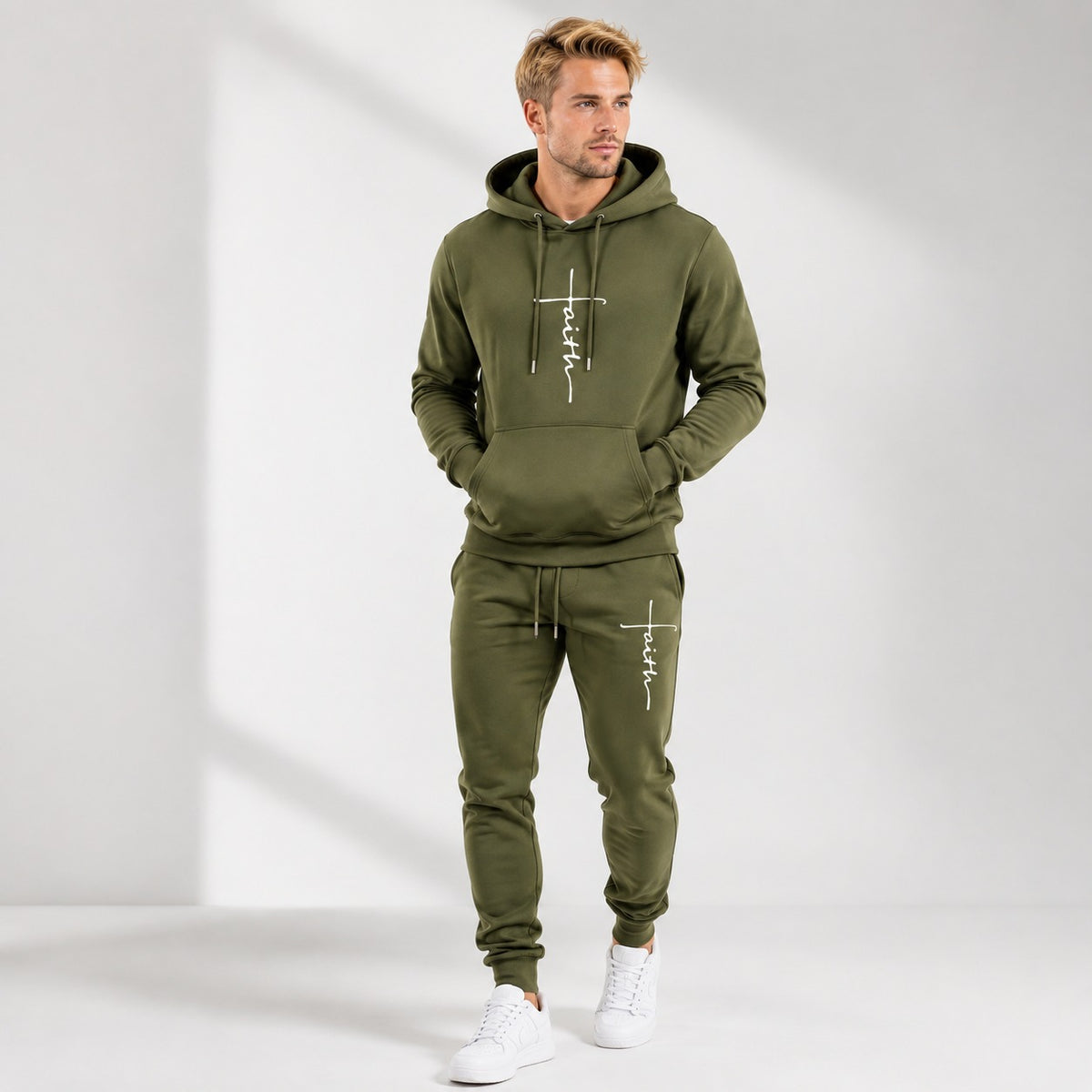 Jorik™ Freizeitset mit Faith-Print, Kapuzenpullover und Jogginghose