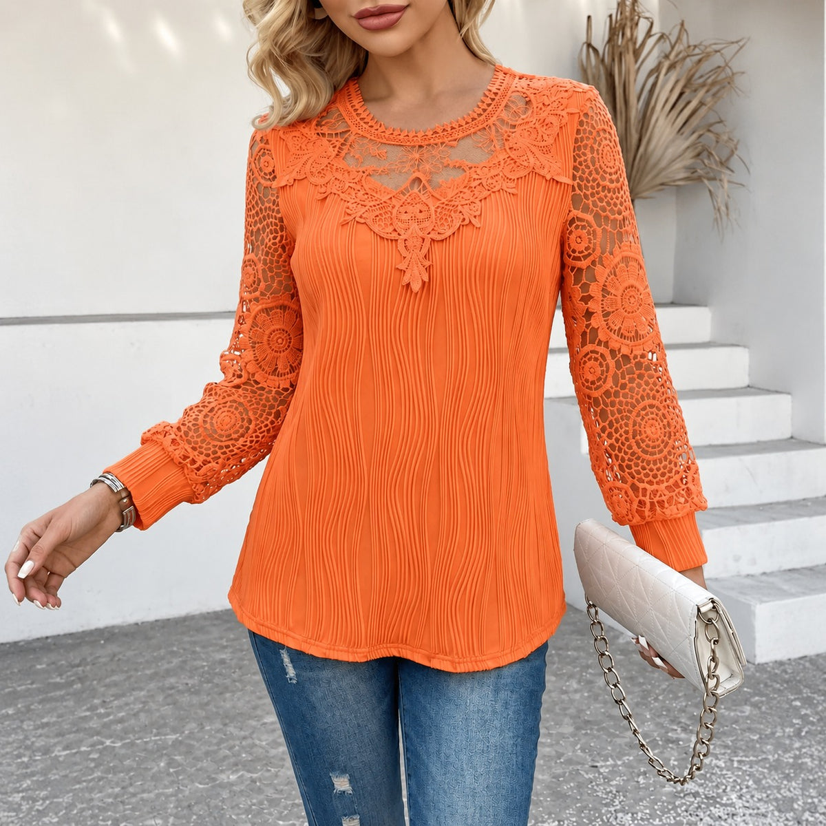 Ronja™ Bluse mit Lochspitze, langen Ärmeln und Stickdetail am Ausschnitt