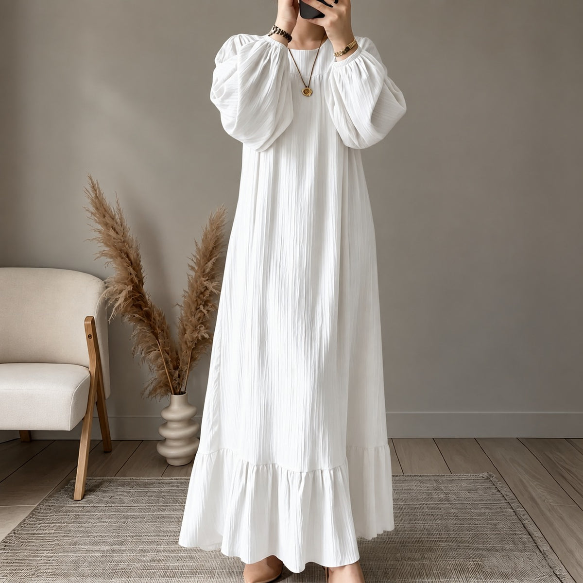 Kleid Frieda™ mit voluminösen Ärmeln, weitem Schnitt und Volantsaum