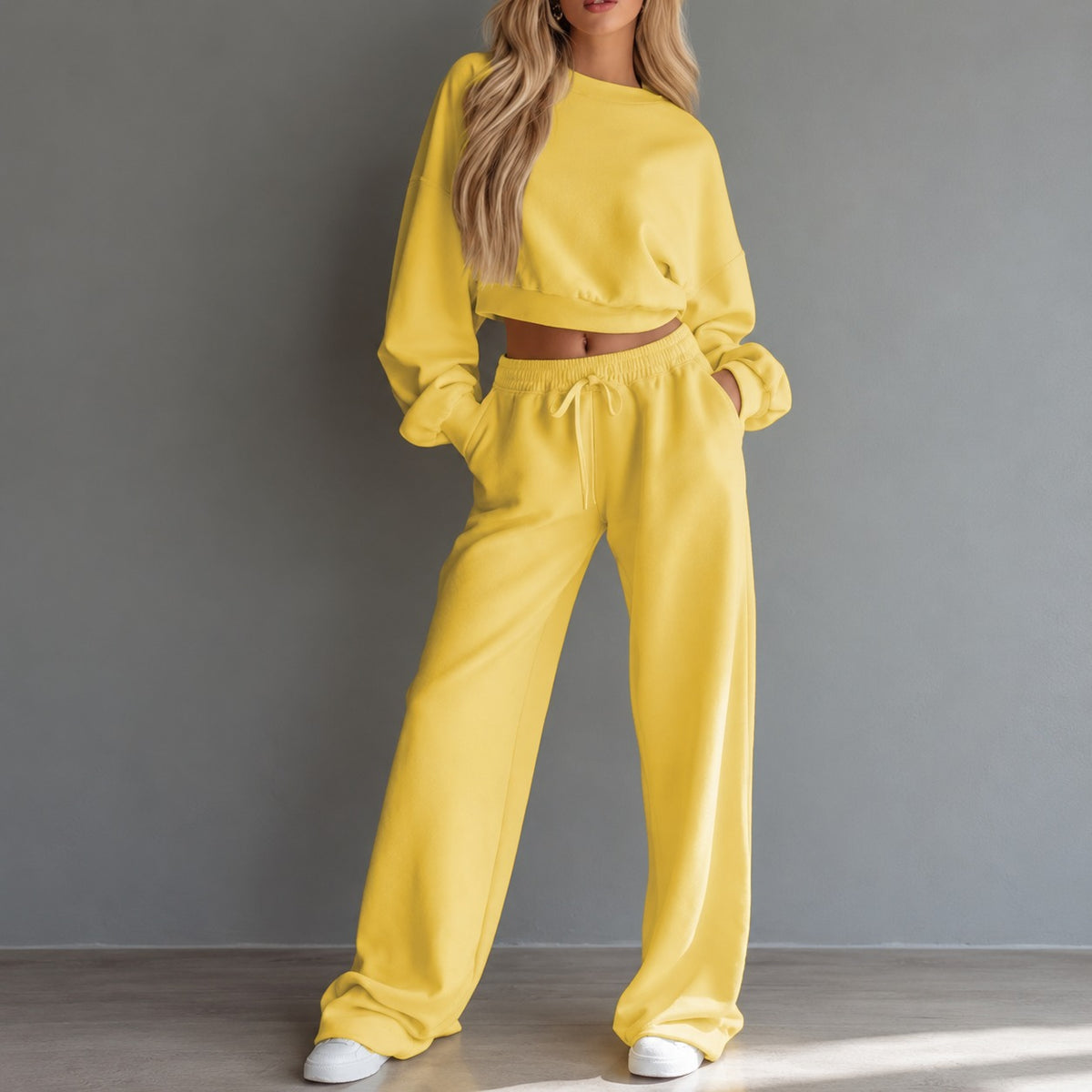 Zweiteiler Yvonne™ mit kurzem Oberteil und weiter Hose mit Kordelzug