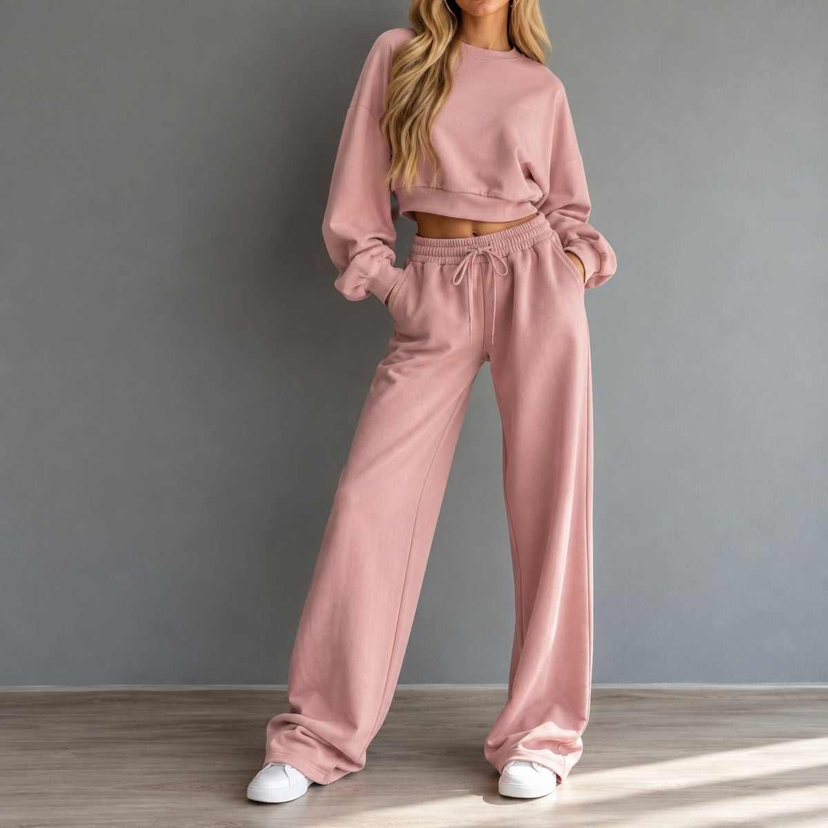 Zweiteiler Yvonne™ mit kurzem Oberteil und weiter Hose mit Kordelzug