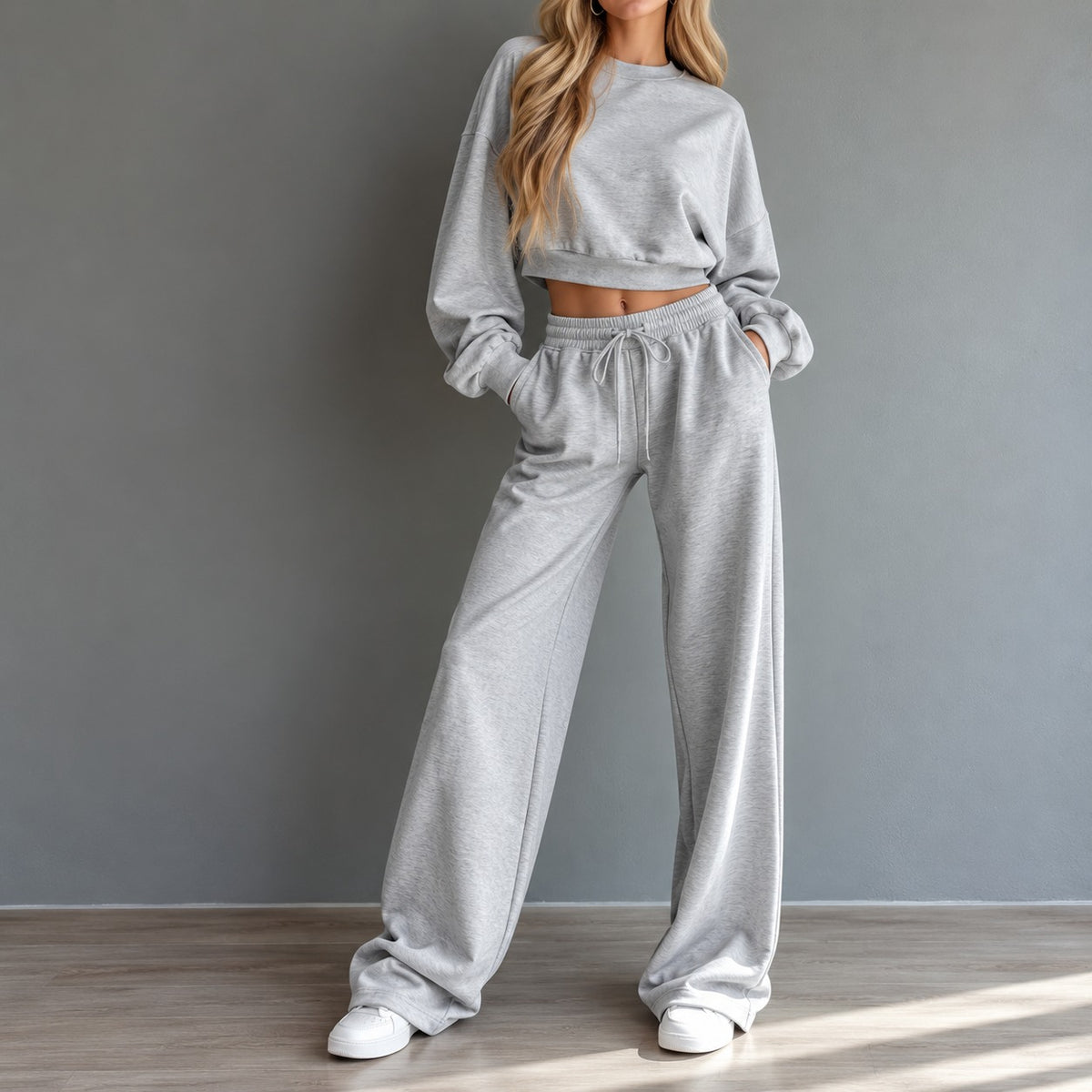 Zweiteiler Yvonne™ mit kurzem Oberteil und weiter Hose mit Kordelzug
