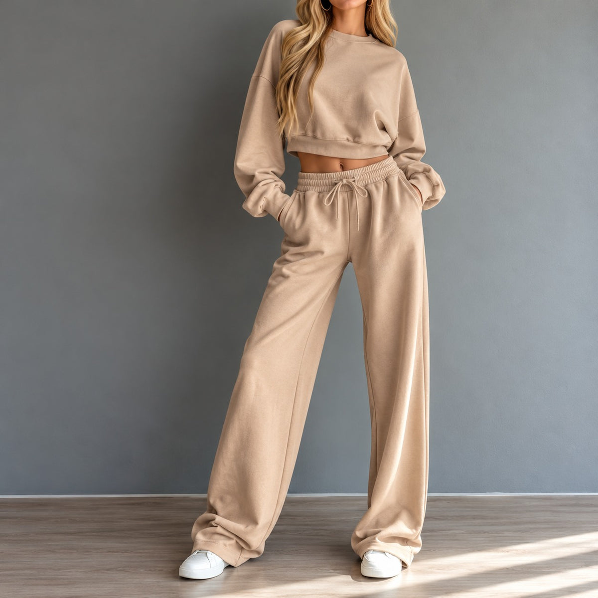 Zweiteiler Yvonne™ mit kurzem Oberteil und weiter Hose mit Kordelzug