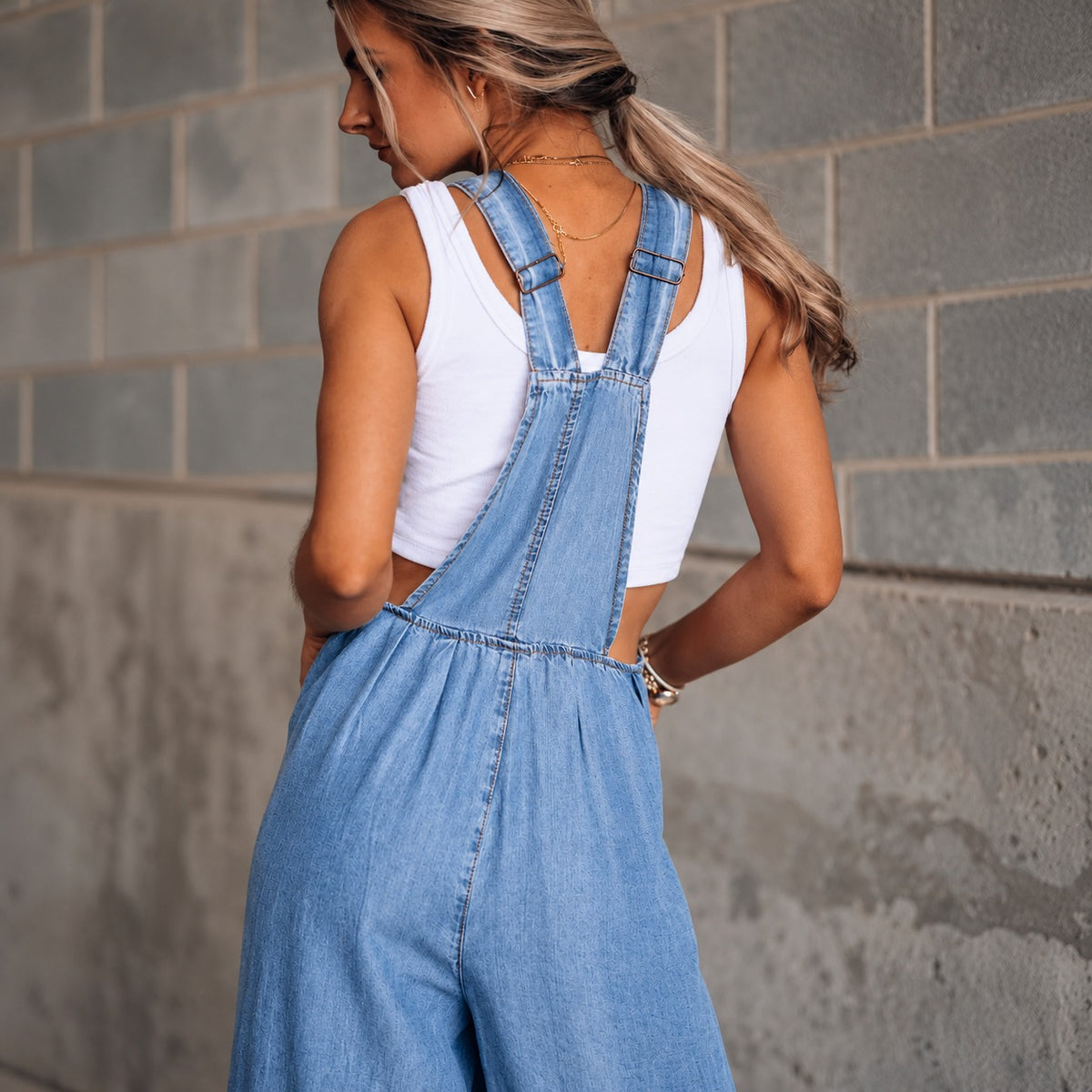 Jeans-Overall Belmira™ mit Weitem Bein und Trägern mit Dekorativen Schnallen